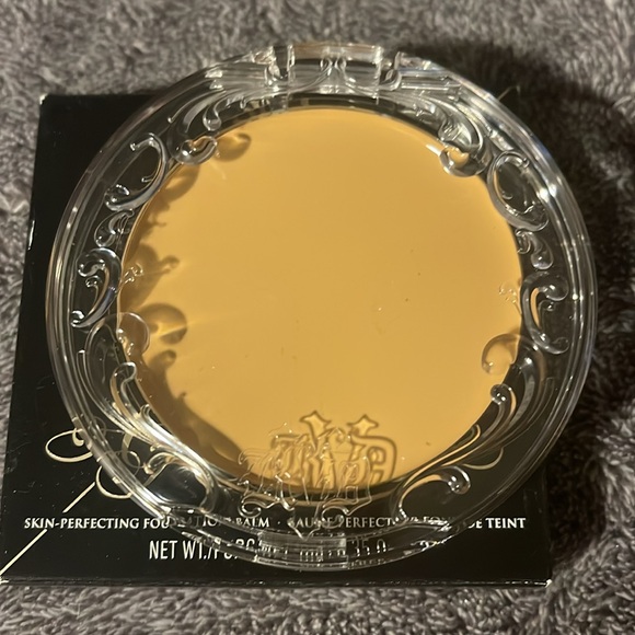 KVD Medium 036 Good Apple Lightweight Full-Coverage Cream Foundation Balm - Picture 4 of 6